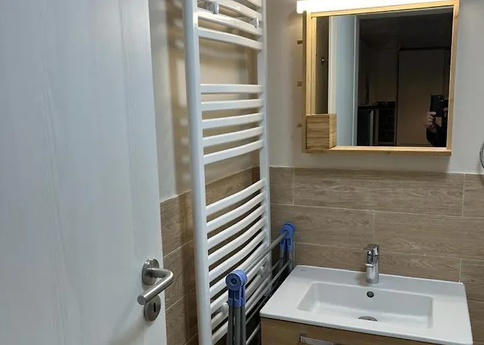 Ingrid Miraj By The Sea Apartment *