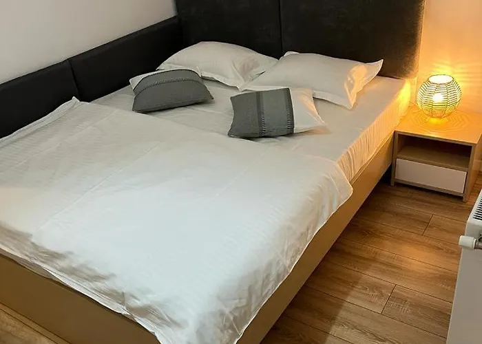 Apartment Ingrid Miraj By The Sea